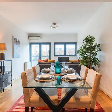 Fancy W/metro At Doorstep By Lovelystay Lisbon