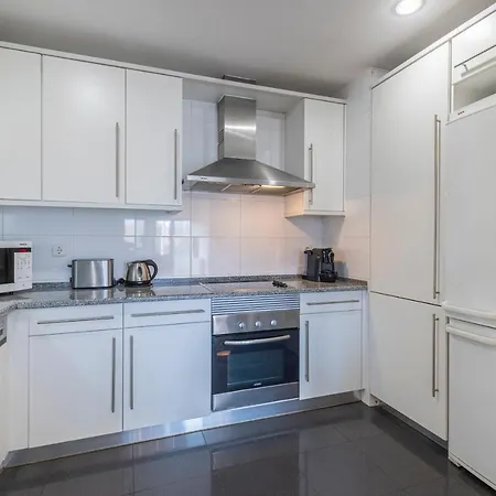 Fancy W/metro At Doorstep By Lovelystay Apartment *