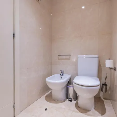 Fancy W/metro At Doorstep By Lovelystay