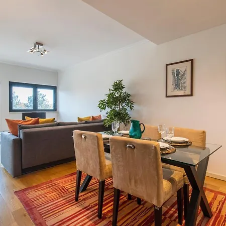 Apartamento Fancy W/metro At Doorstep By Lovelystay *