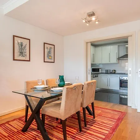 Appartement Fancy W/metro At Doorstep By Lovelystay Lissabon