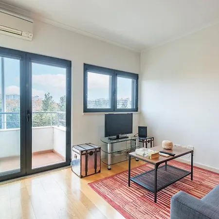 Fancy W/metro At Doorstep By Lovelystay Appartement Lissabon