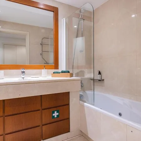 Apartamento Fancy W/metro At Doorstep By Lovelystay *