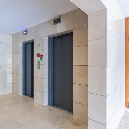 Fancy W/metro At Doorstep By Lovelystay