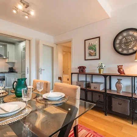 Fancy W/metro At Doorstep By Lovelystay