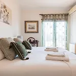 Fancy W/metro At Doorstep By Lovelystay شقة Lisboa